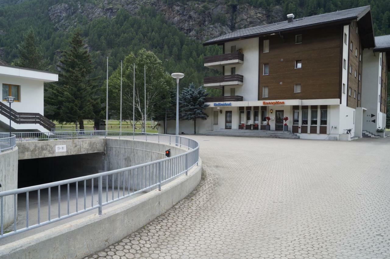 Monte Rosa D 412 Aparthotel Tasch Exterior photo