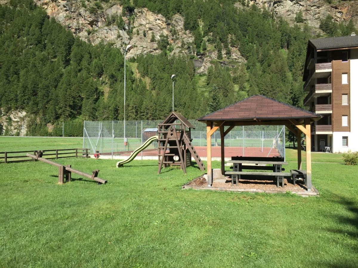 Monte Rosa D 412 Aparthotel Tasch Exterior photo