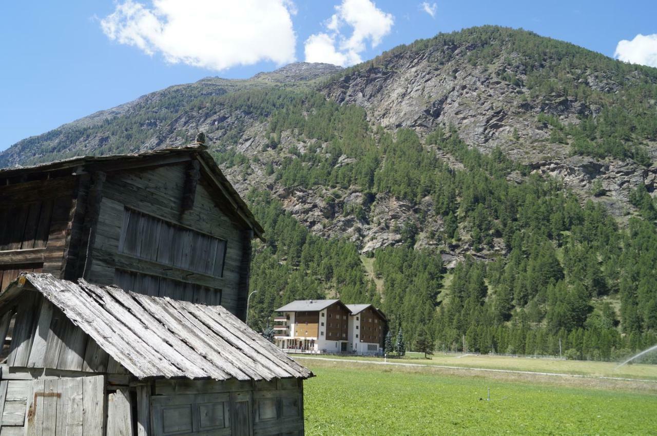 Monte Rosa D 412 Aparthotel Tasch Exterior photo